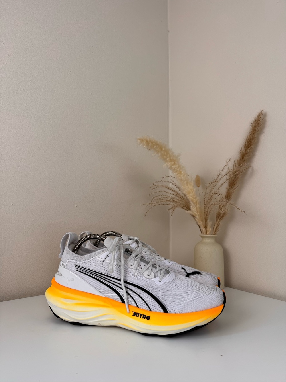 Puma Deviate NITRO Running Shoes White/Orange – US 8.5 / EU 41